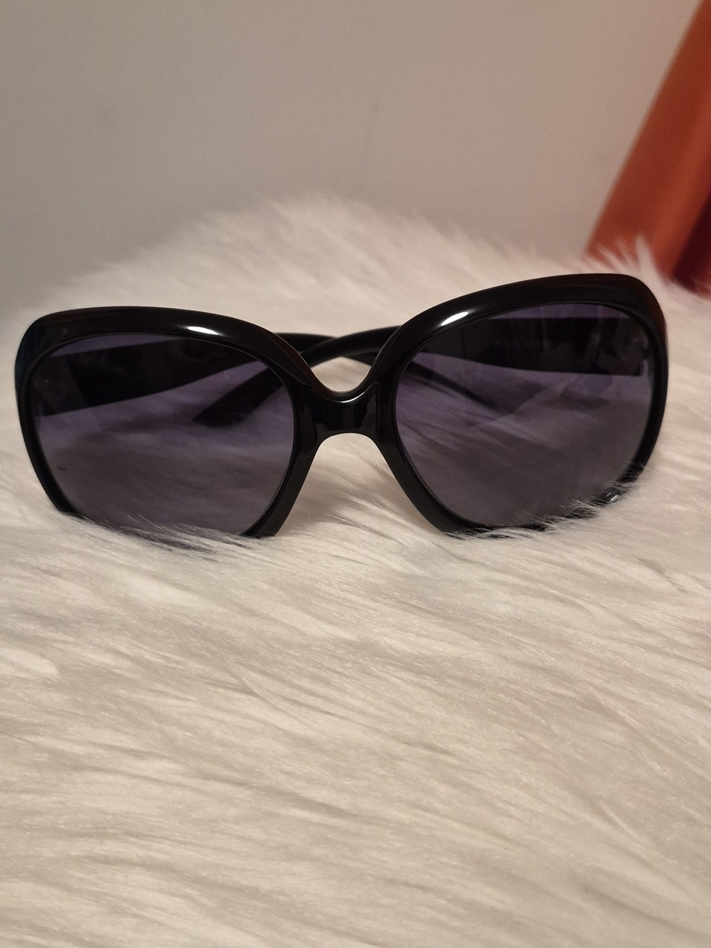 Classic Black Oversized Women's Sunglasses